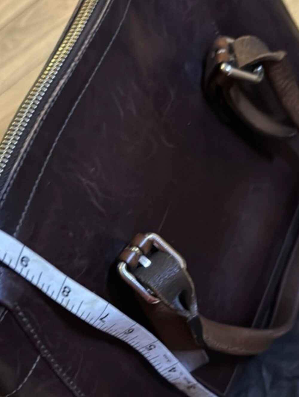 M0851 Two-Tone Leather Shoulder Bag in Burgundy and Brown - Picture 5 of 6